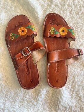 Brown Leather Slide Sandals with Sunflower Embroidery